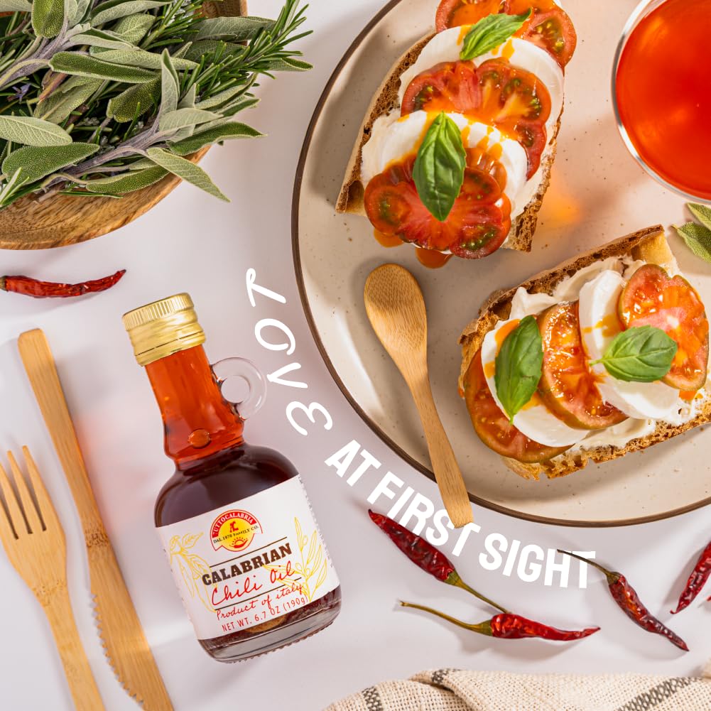 TuttoCalabria Chili Pepper Infused Extra Virgin Olive Oil – 6.76 oz (200 ml)