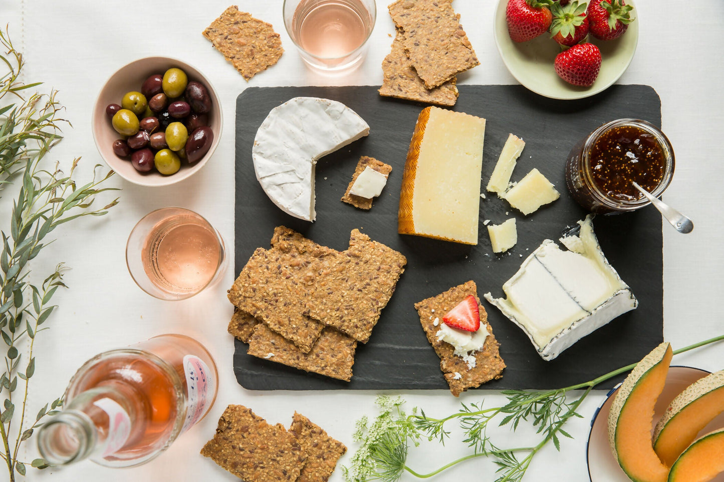 Norwegian Baked Knekkebrød Cracker Bag - 12 bags x 6oz case