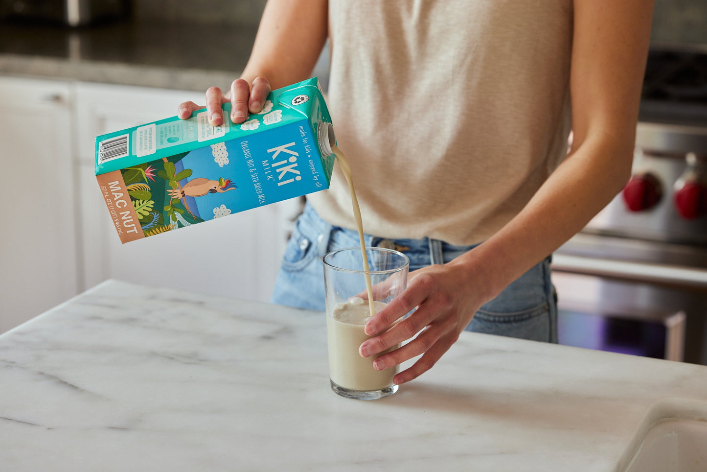 Mac Nut Kiki Milk • 32 fl oz • Pack of 6 by Kiki Milk