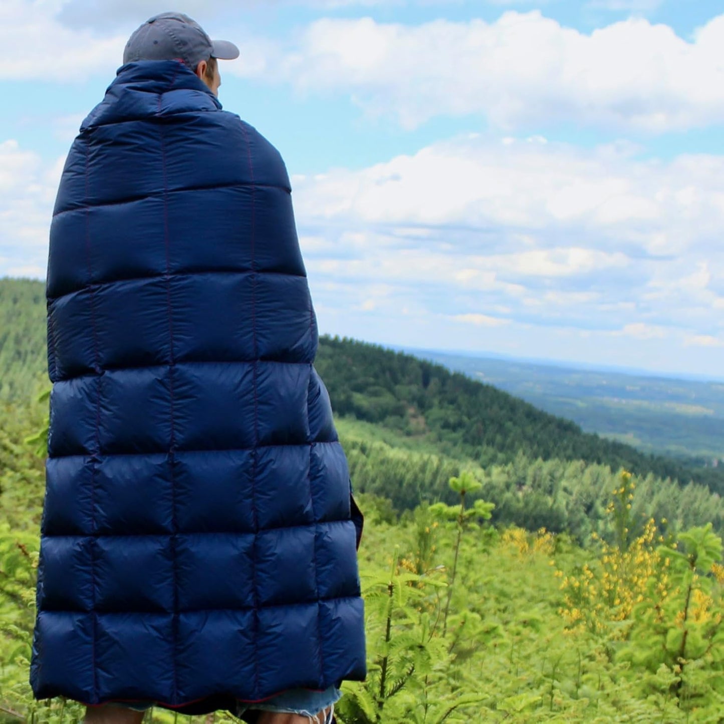 down Camping Blanket - Outdoor Travel Quilt | Sustainable, Insulated, Lightweight & Warm Gear for Sleep, Camping, Stadium, Hiking & Festivals | Water Resistant, Packable & Compact