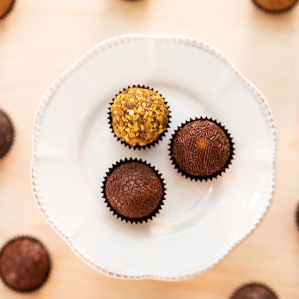 DENGO - A Hug in Dark Chocolate