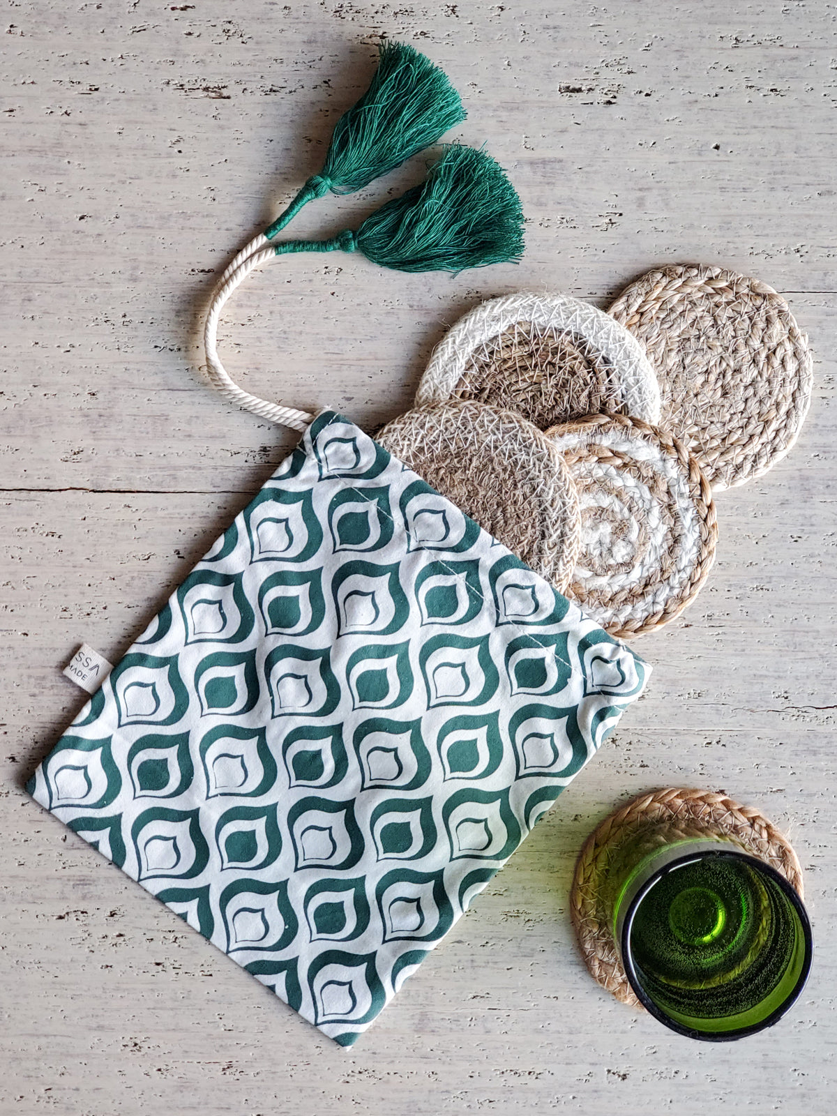 KORISSA Natural Coaster Gift Set with Green pouch