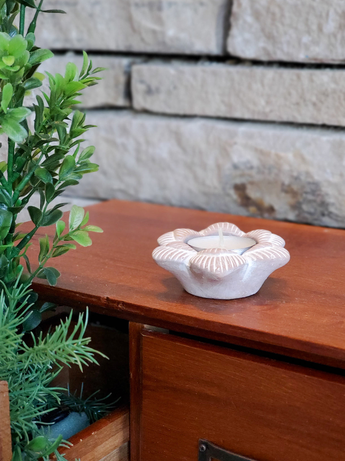 KORISSA Terracotta Tea Light Candle Holder - Flower