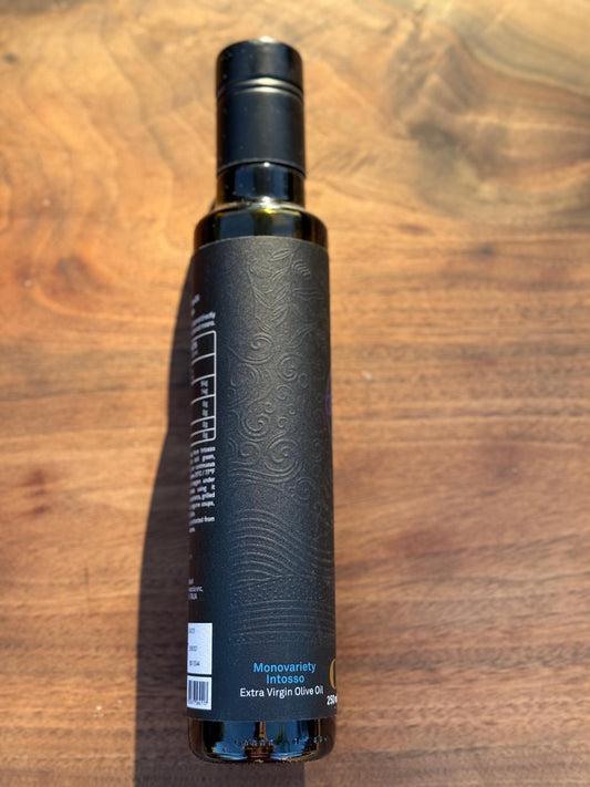 Intense Extra Virgin Olive Oil | Intosso Olive Oil Imported from Abruzzo, Italy