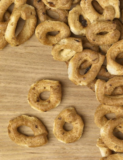 Taralli Cipolla e Uvetta - Onion & Sultana Raisin Produced by: Danieli  in Puglia, Italy