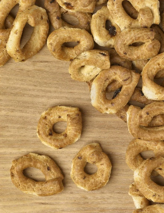 Taralli Cipolla e Uvetta - Onion & Sultana Raisin Produced by: Danieli  in Puglia, Italy