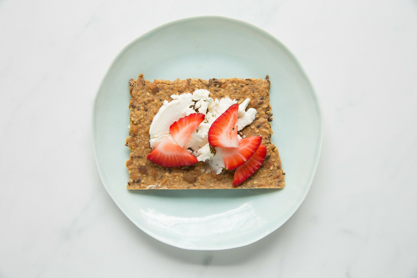 Norwegian Baked Rosemary & Lemon Knekkebrød Nordic Crspbread Bag - 12 bags x 6 oz case