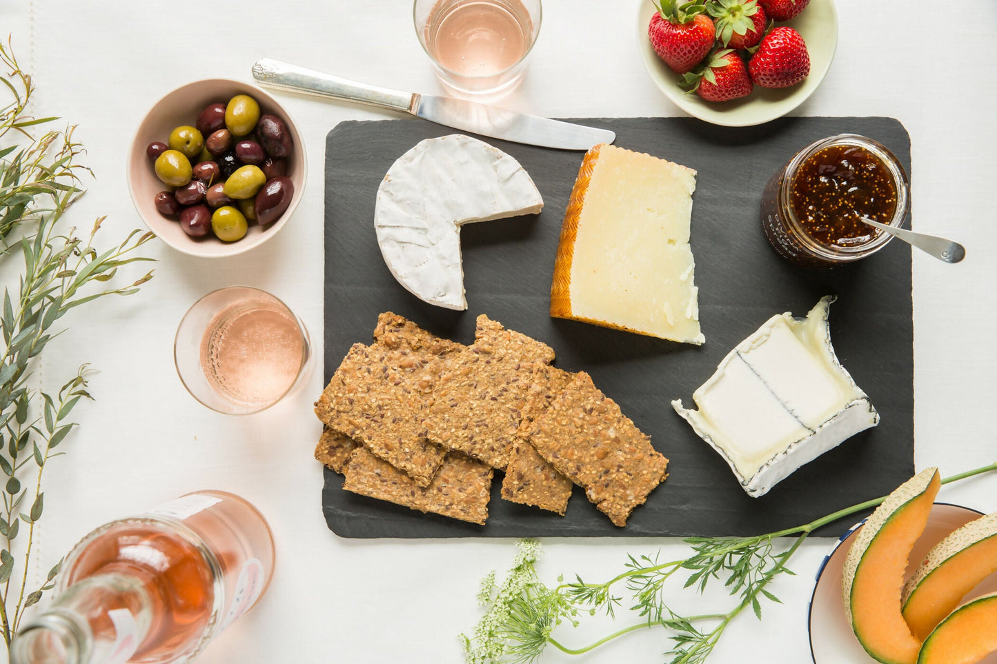 Norwegian Baked Rosemary & Lemon Knekkebrød Nordic Crspbread Bag - 12 bags x 6 oz case