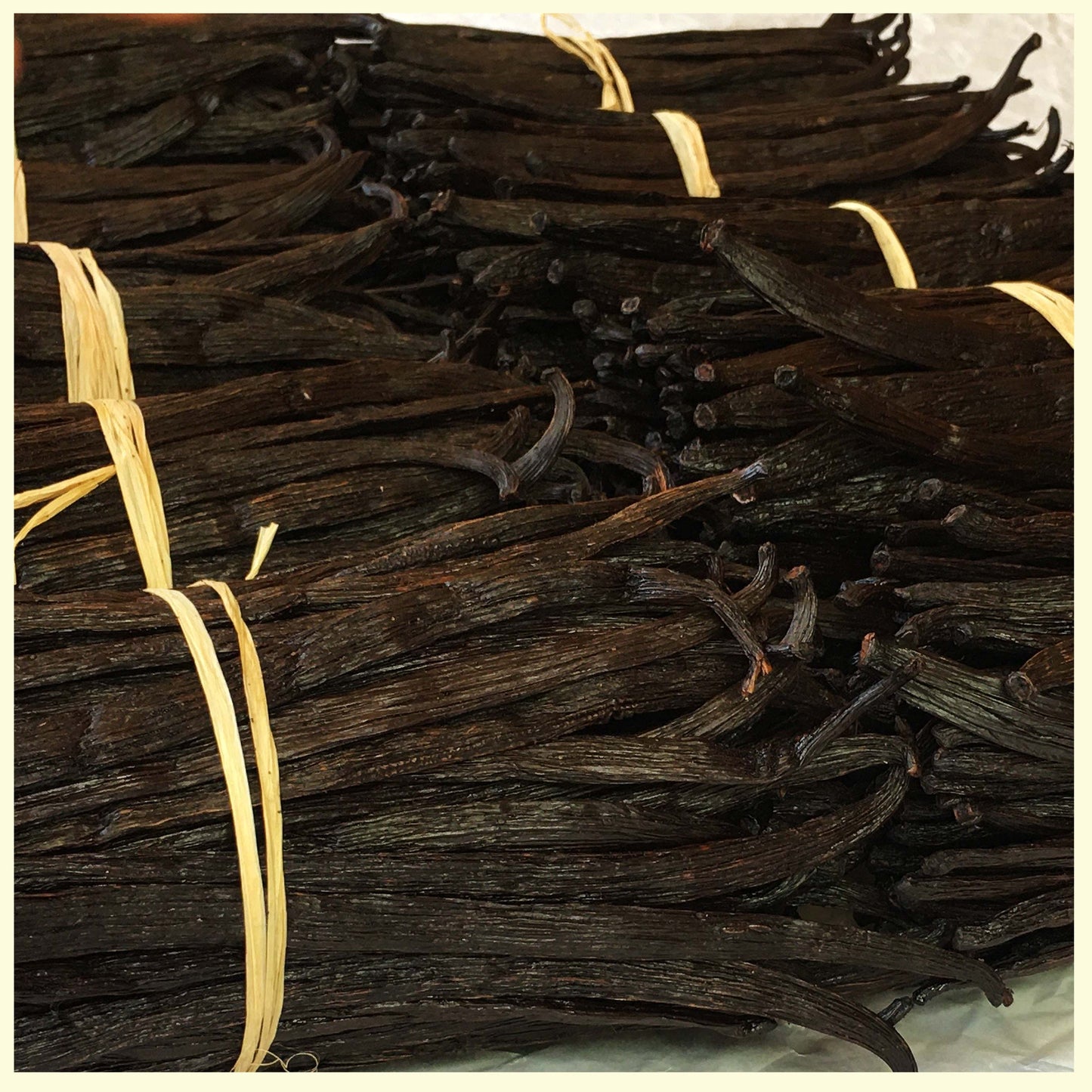 SPECIAL !! Premium Wholesale Bulk Ugandan Vanilla Beans Grade-A Superior Quality for Exquisite Culinary Creations